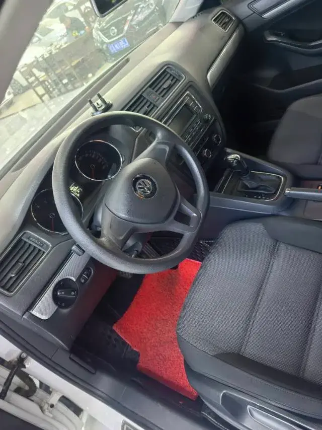 2018 VOLKSWAGEN SAGITAR thumbnail 4