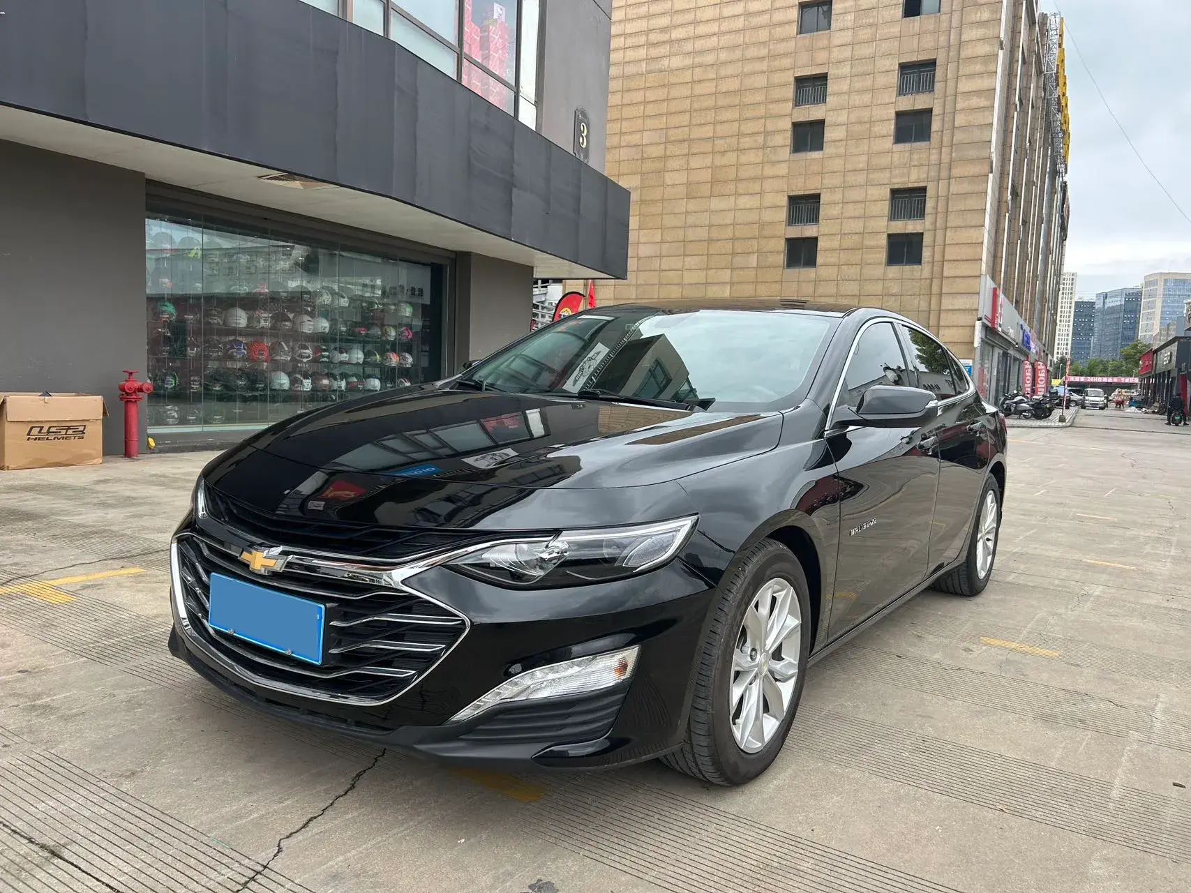 2021 CHEVROLET MALIBU view 1