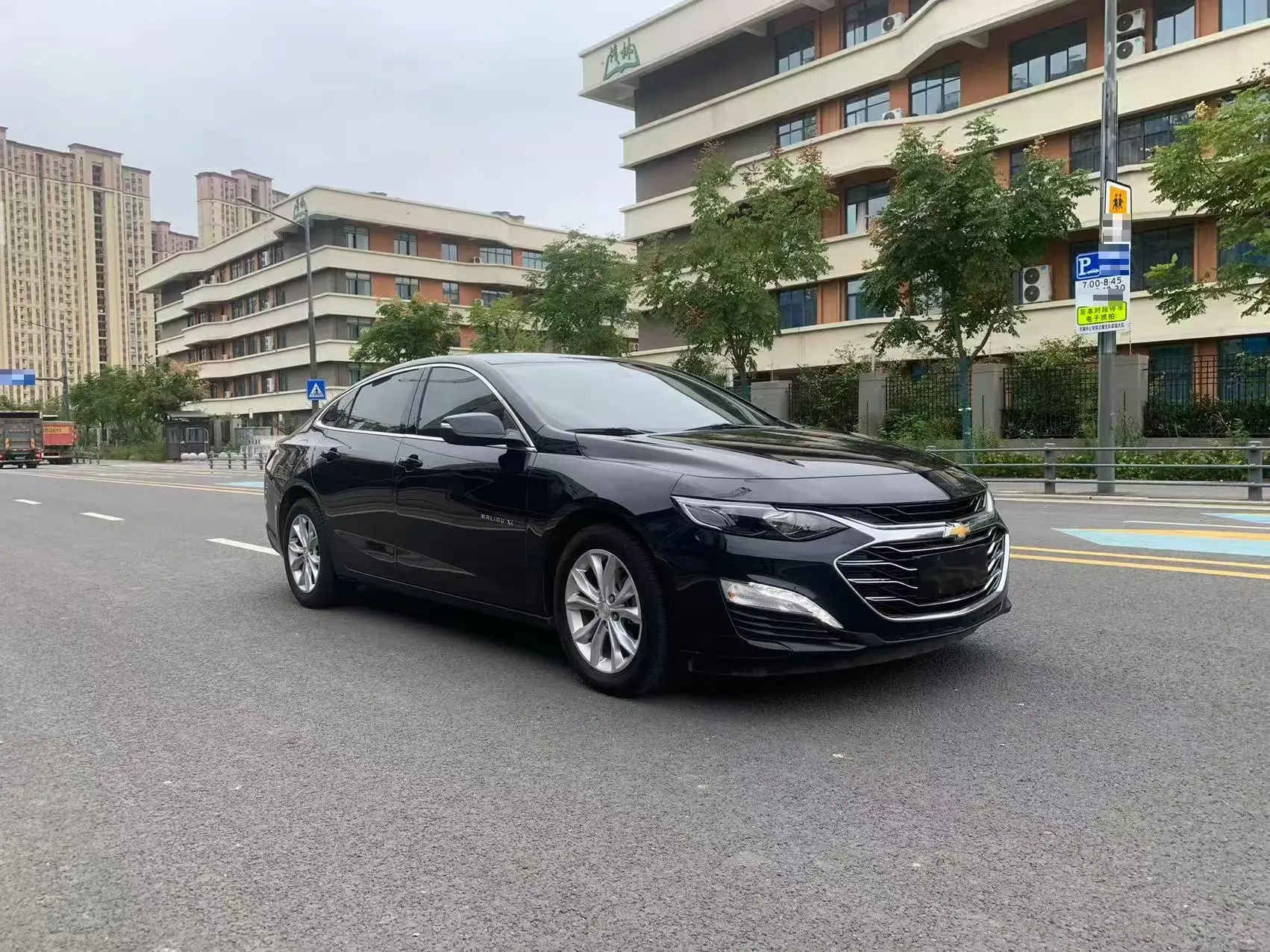 2021 CHEVROLET MALIBU thumbnail 3