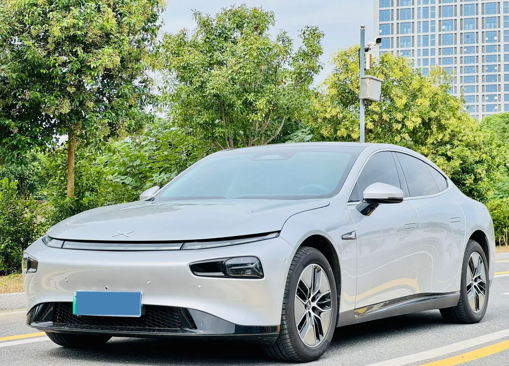 2023 XPENG P7 view 1