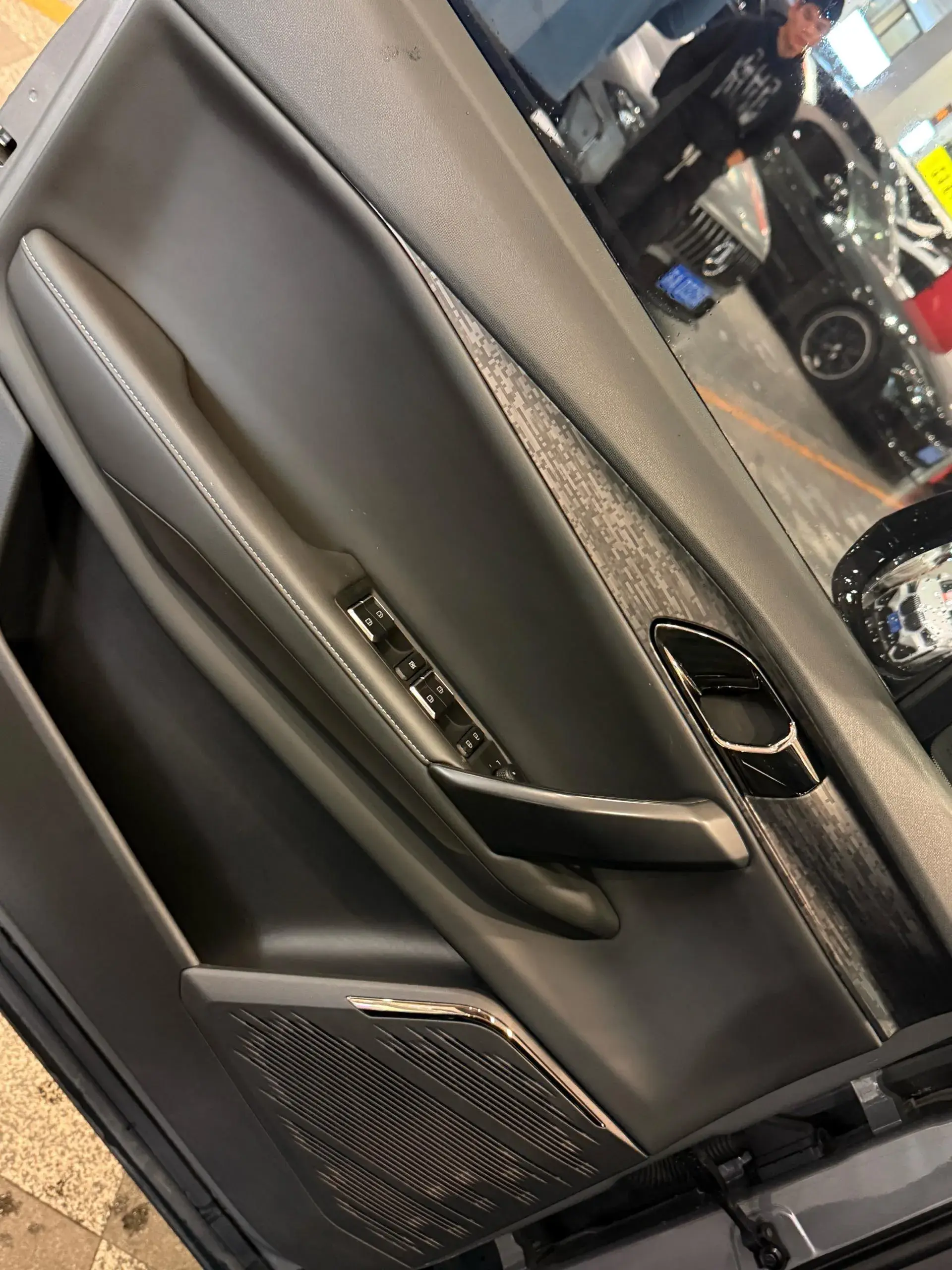 2022 LYNK&CO 06 thumbnail 2