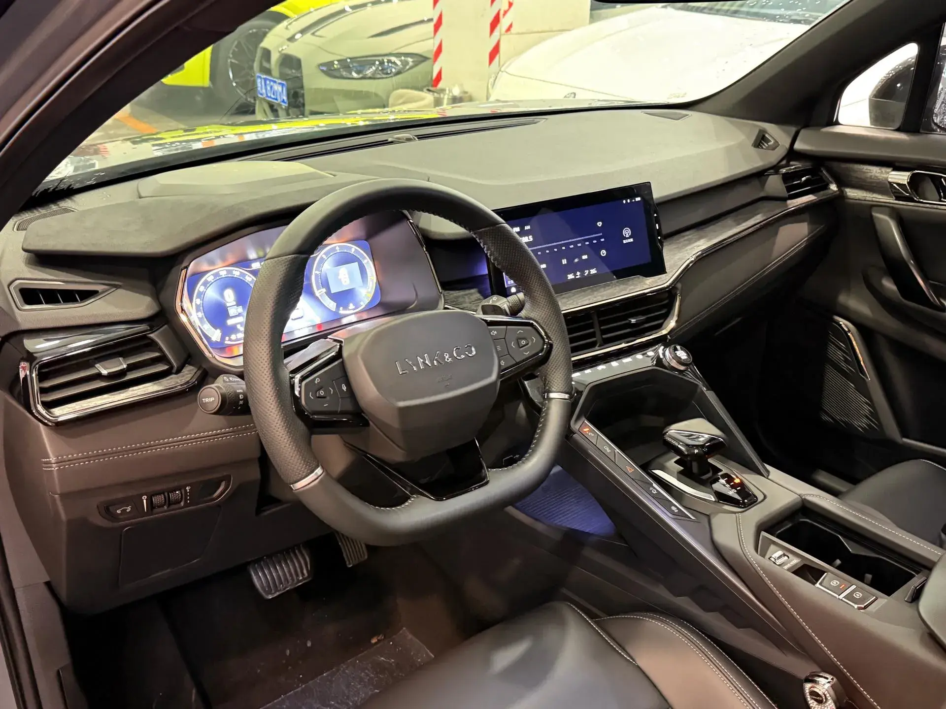 2022 LYNK&CO 06 thumbnail 3