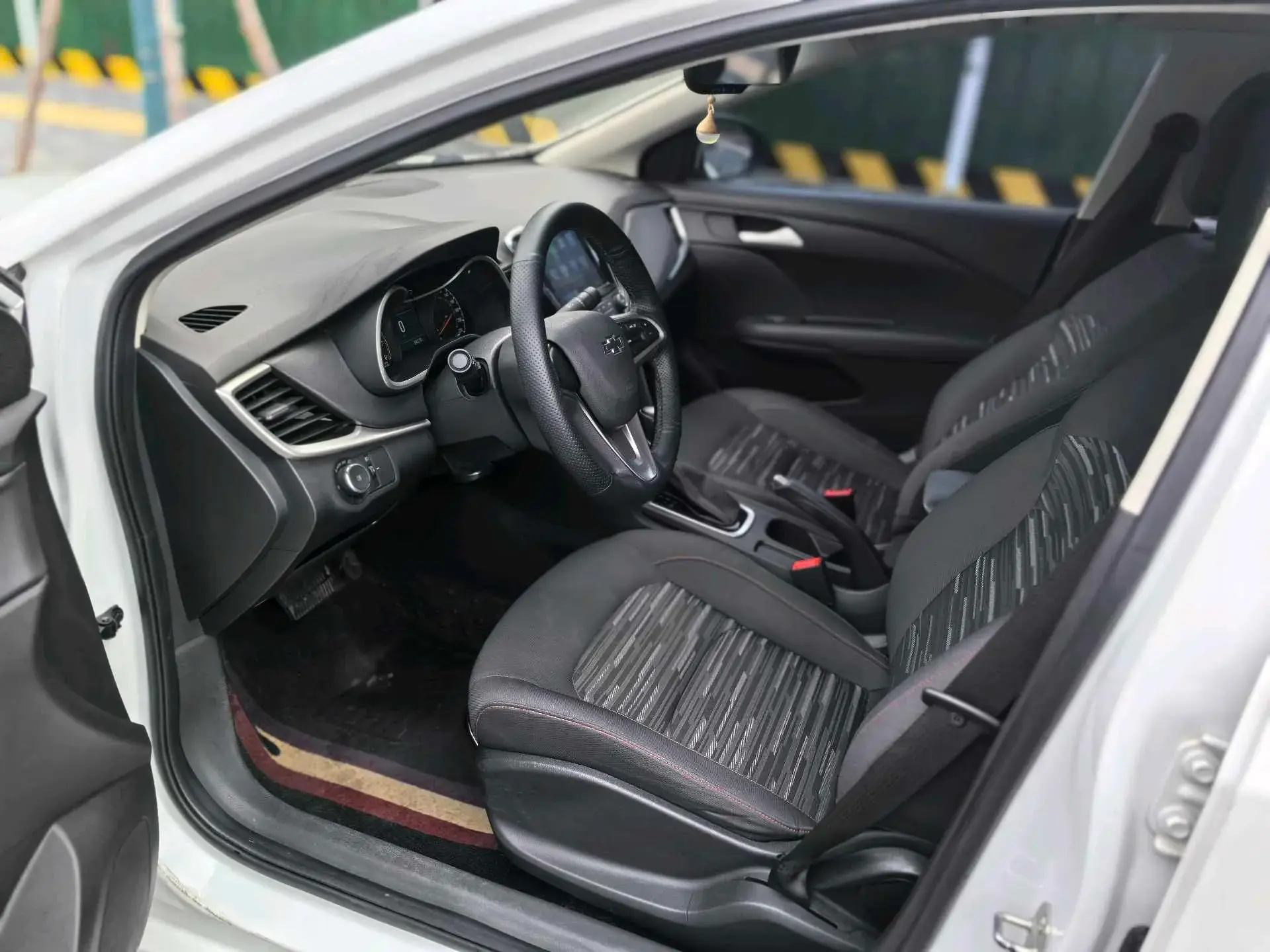 2019 CHEVROLET MONZA thumbnail 4