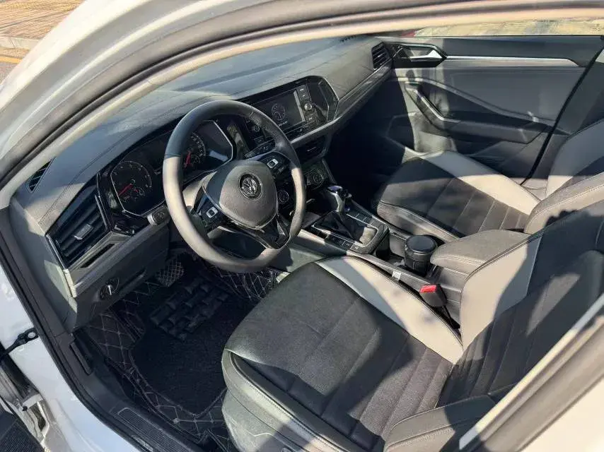 2019 VOLKSWAGEN SAGITAR thumbnail 4