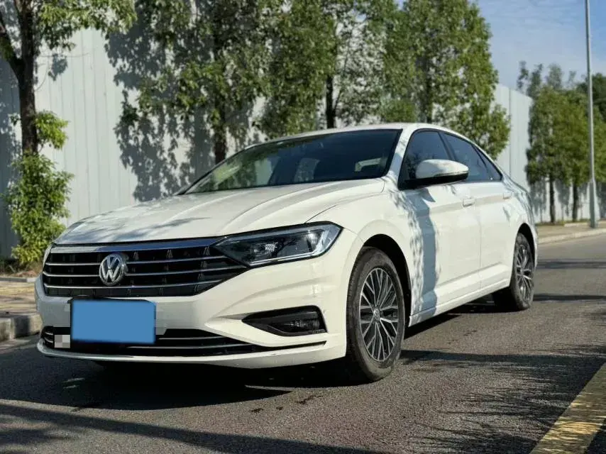 2019 VOLKSWAGEN SAGITAR view 1