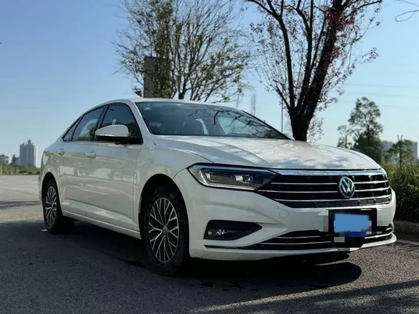 2019 VOLKSWAGEN SAGITAR thumbnail 3