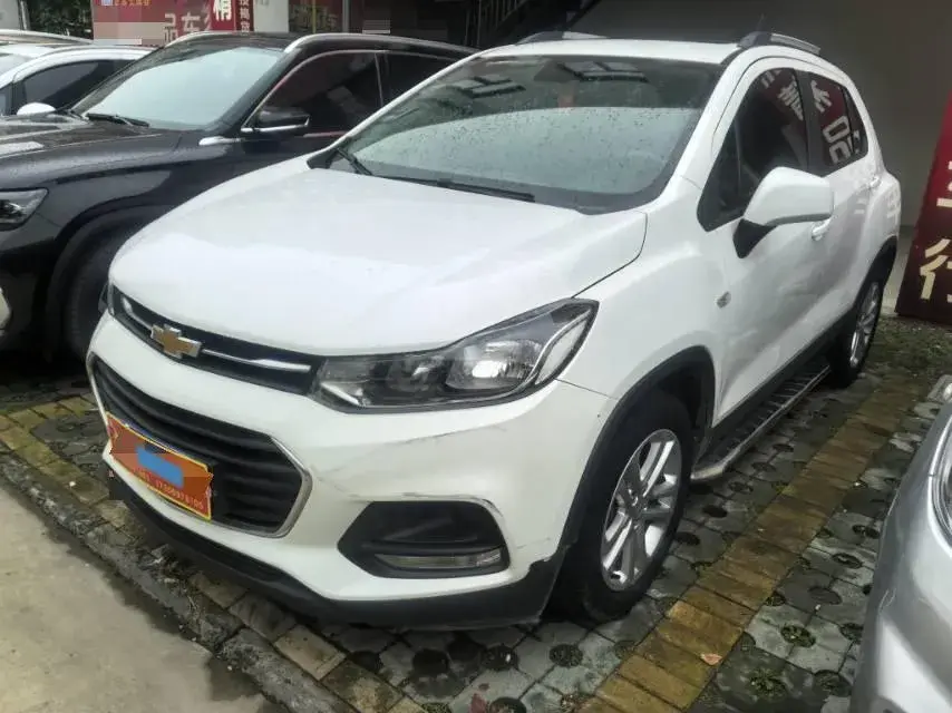 2018 CHEVROLET TRAX view 1