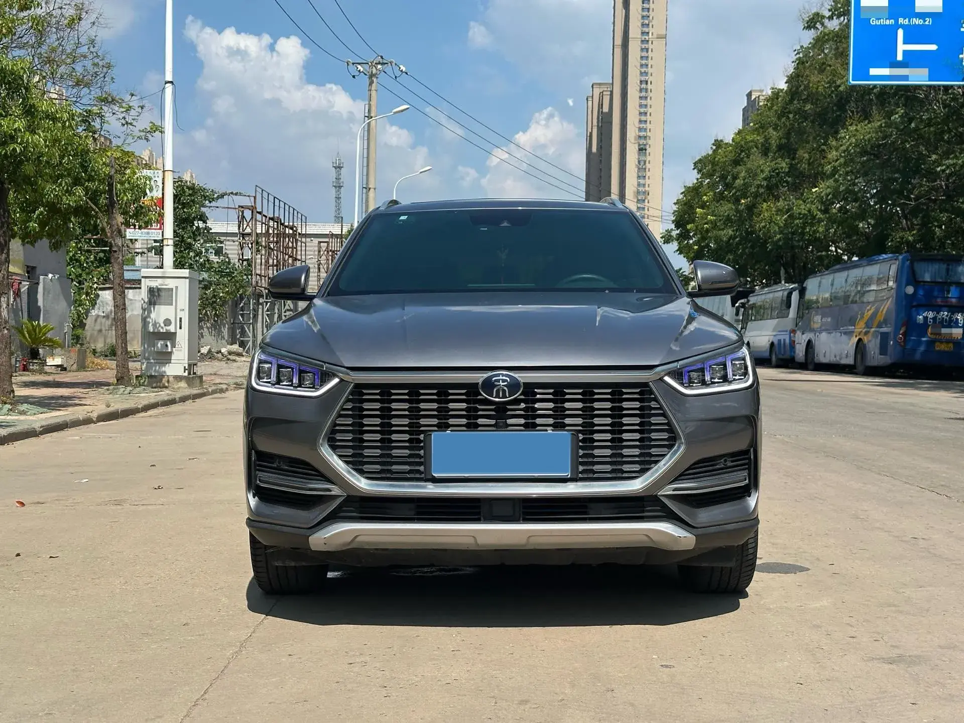 2022 XPENG P7 thumbnail 2