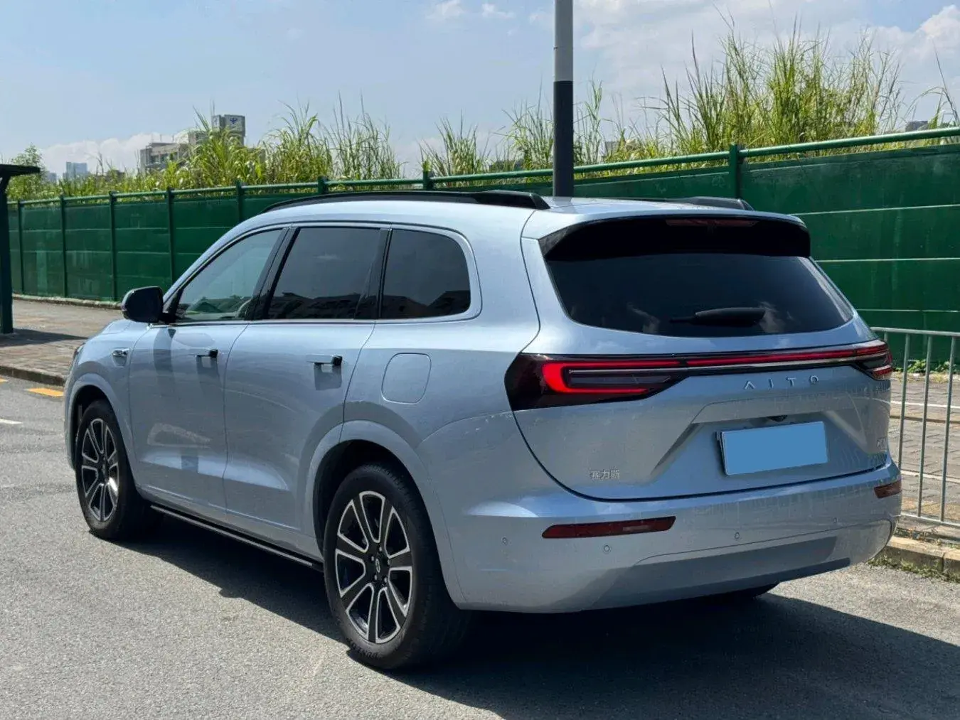 2024 AITO AITO thumbnail 4