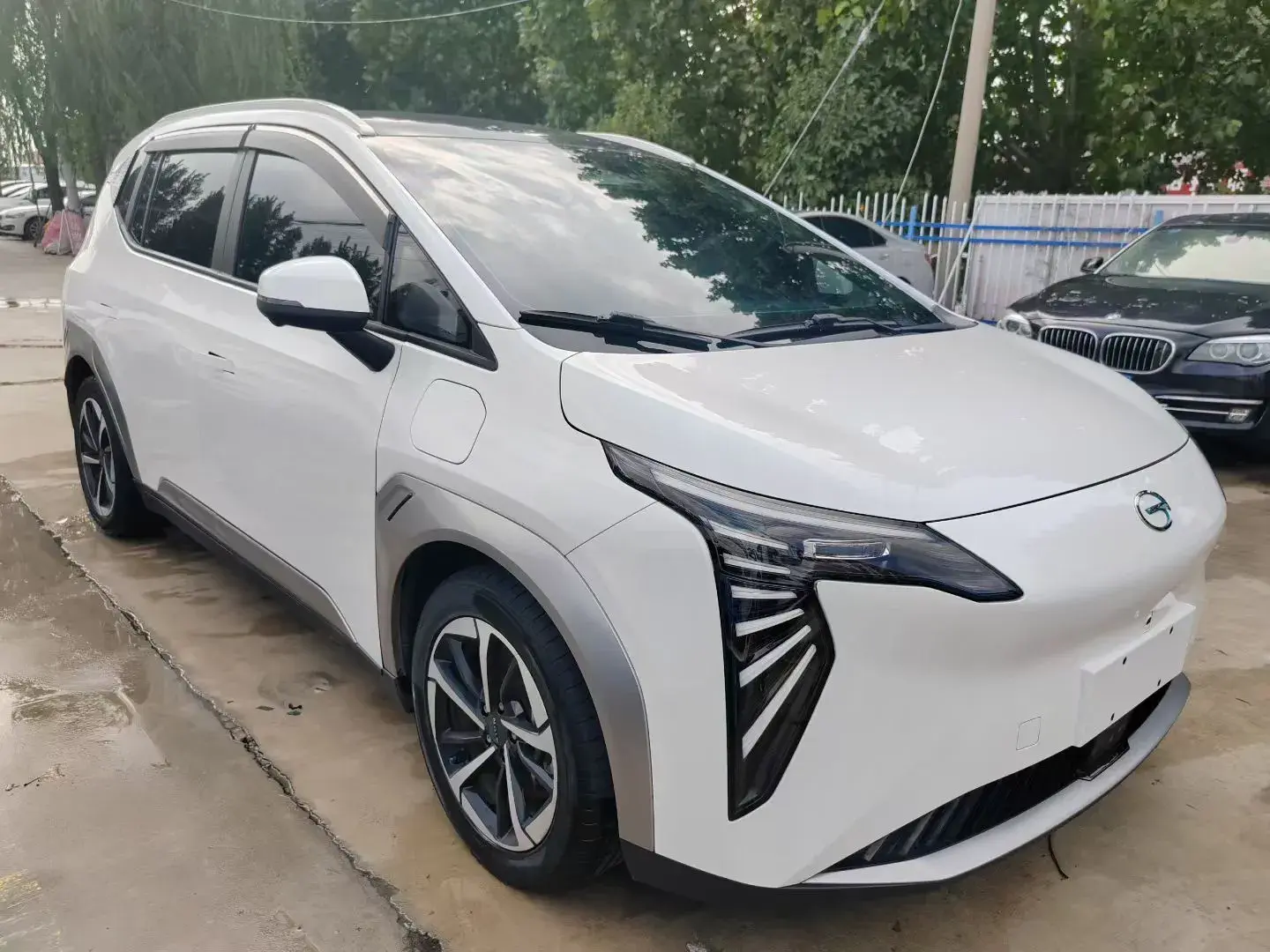 2023 AION Y thumbnail 2