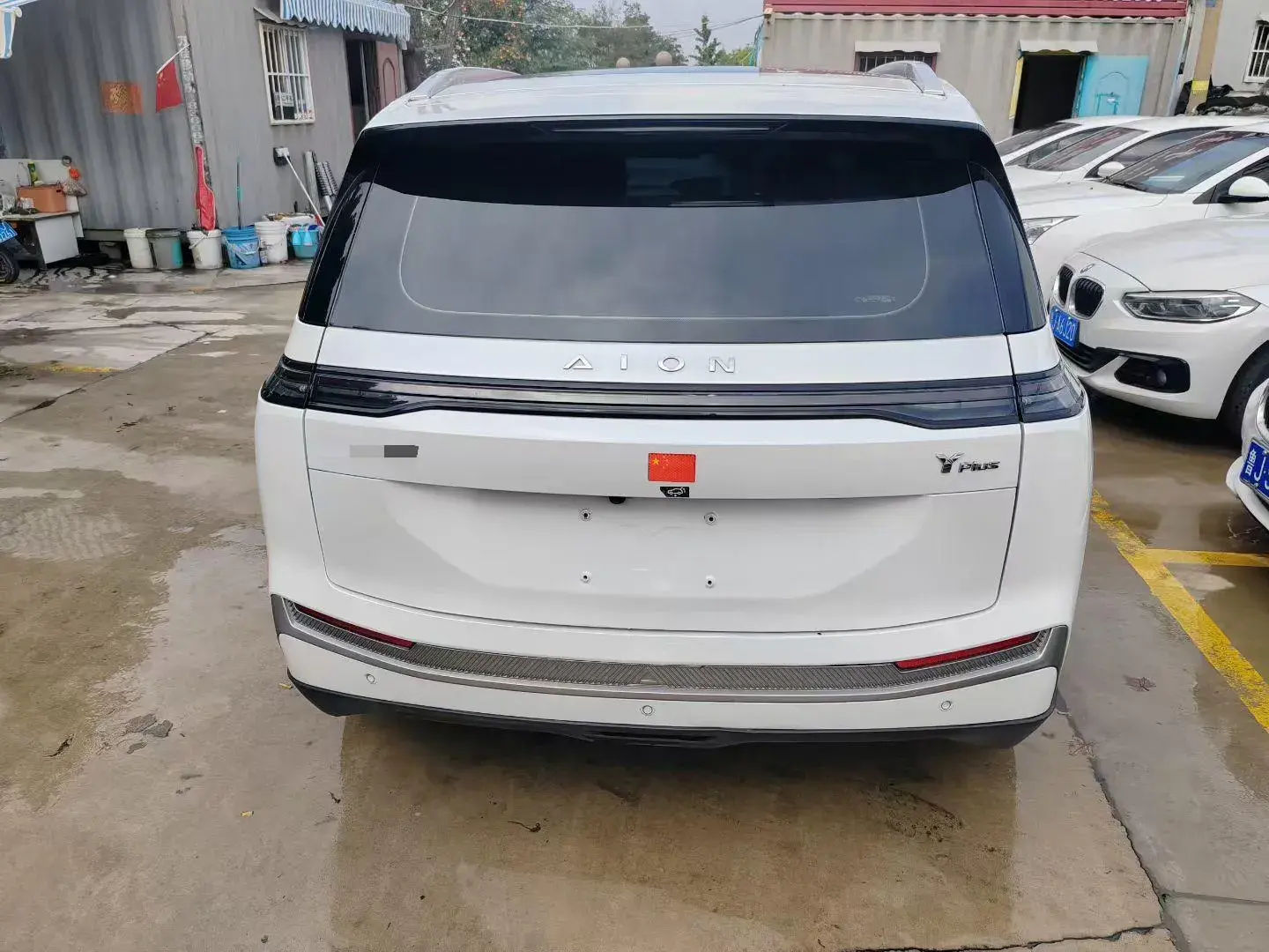 2023 AION Y thumbnail 4