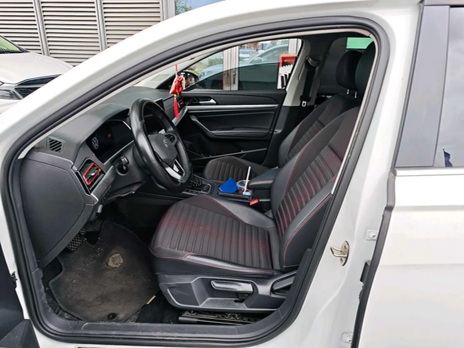 2023 VOLKSWAGEN LAVIDA thumbnail 3