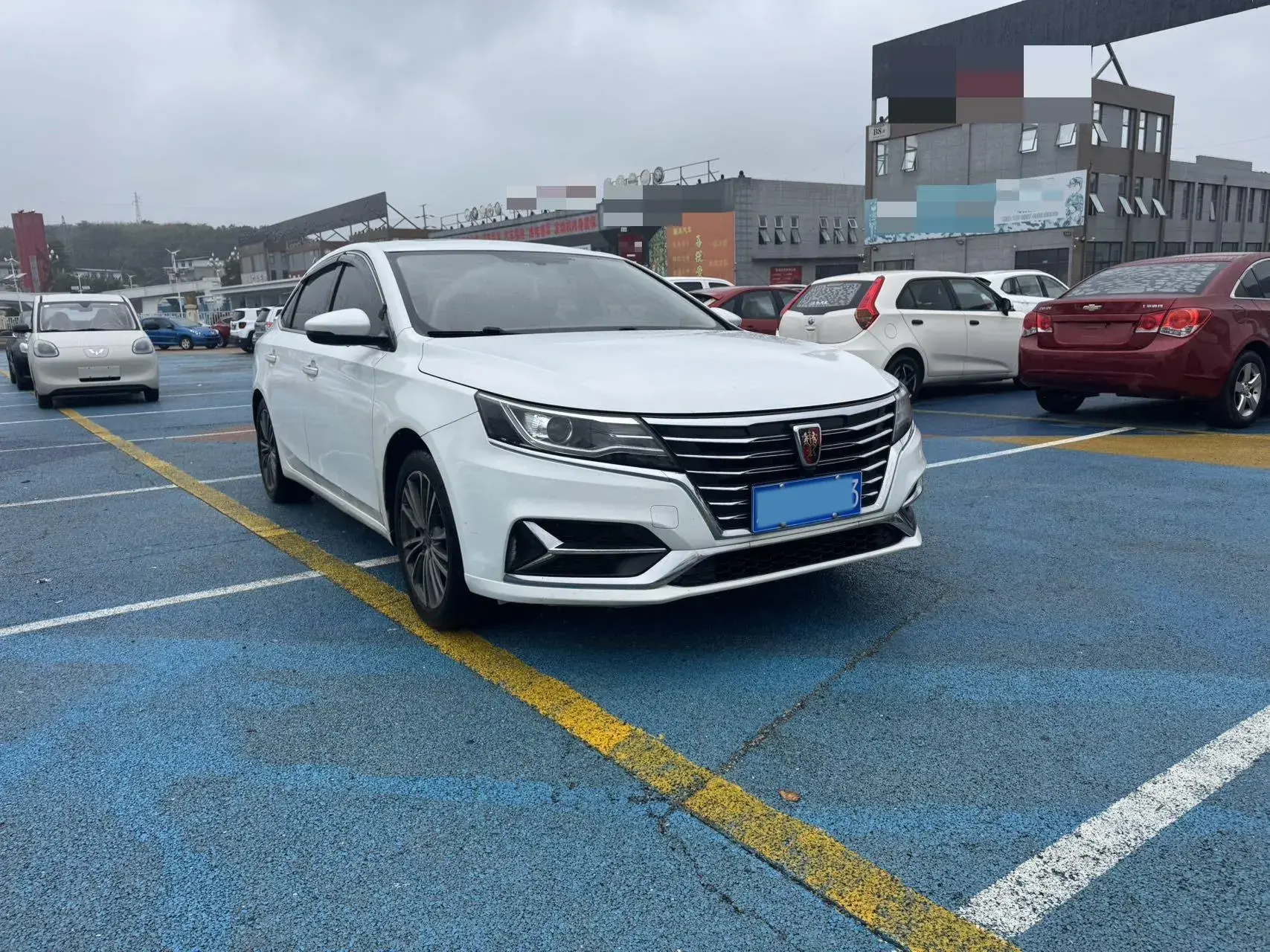 2020 ROEWE I6 thumbnail 3