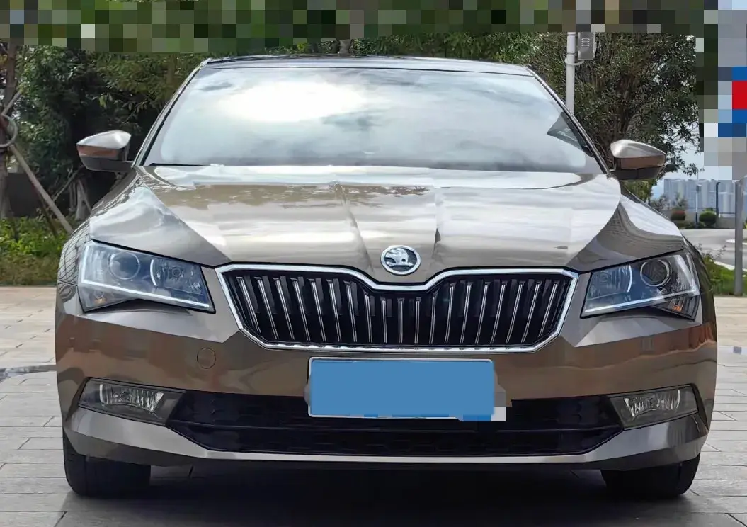 2018 SKODA SUPERB thumbnail 2