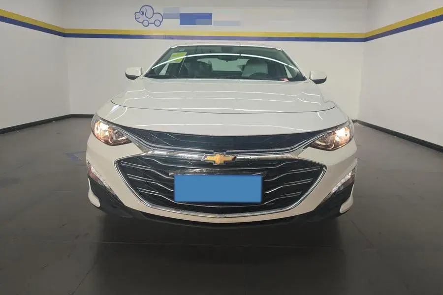 2023 CHEVROLET MALIBU thumbnail 3