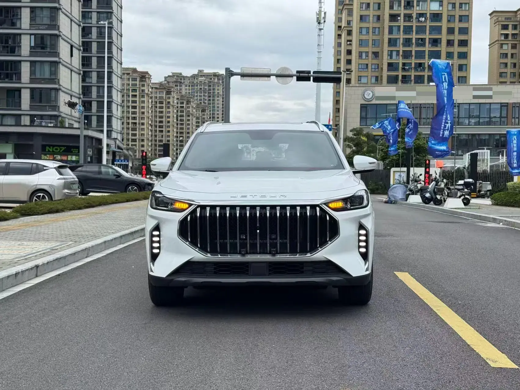 2025 JETOUR X70 thumbnail 2