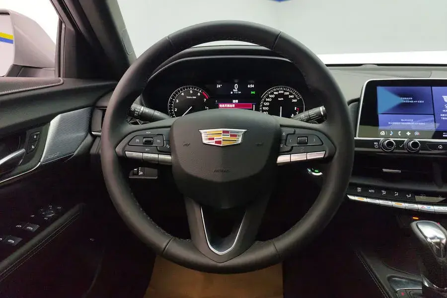 2023 CADILLAC CT4 thumbnail 3