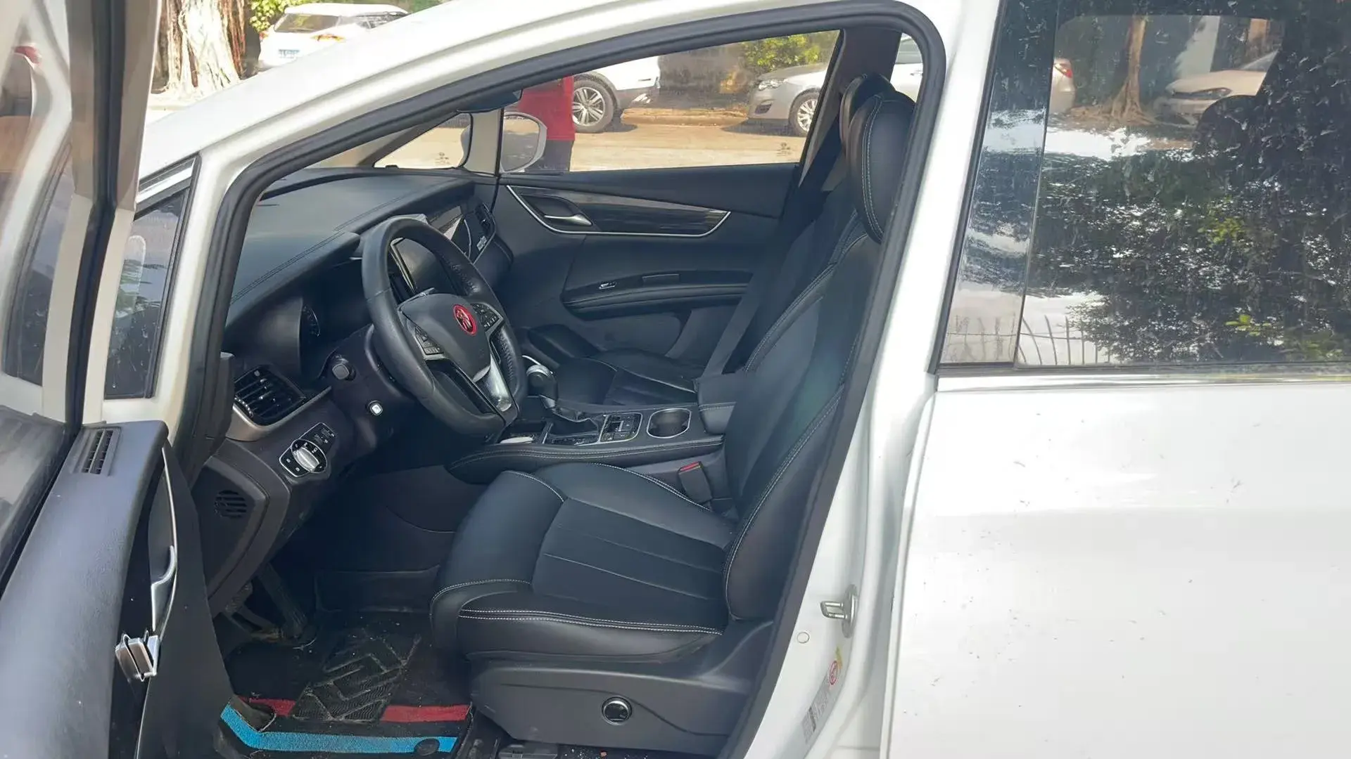 2017 BYD SONG thumbnail 4