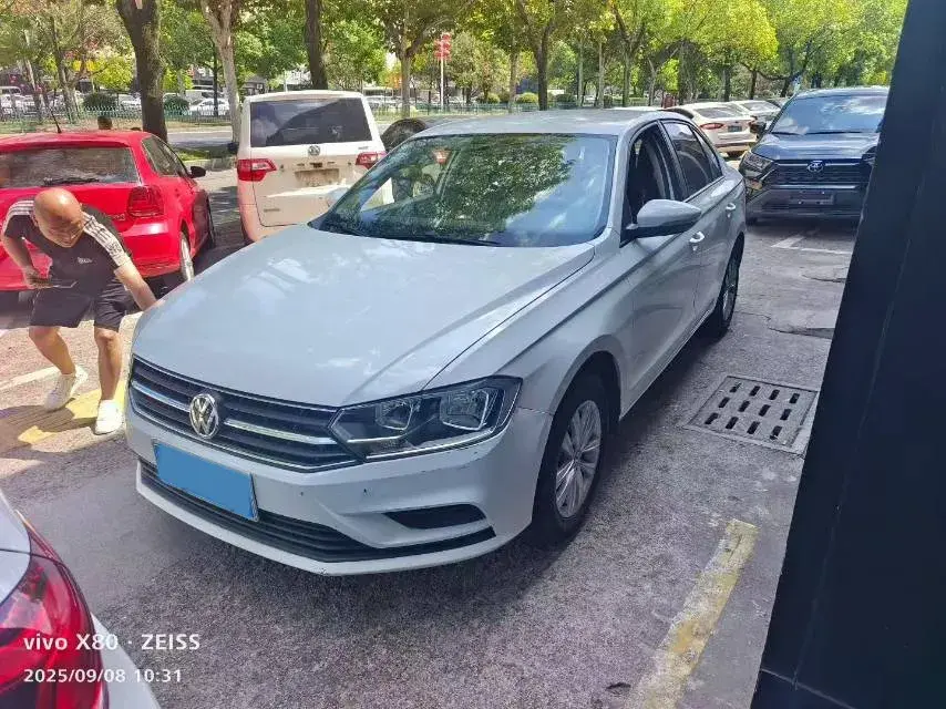 2018 VOLKSWAGEN BORA view 1