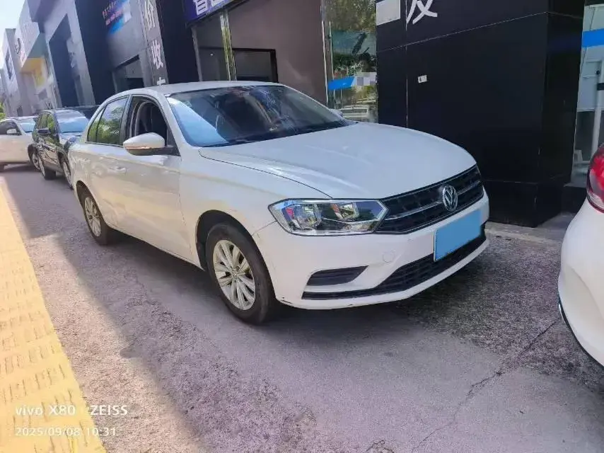 2018 VOLKSWAGEN BORA thumbnail 2