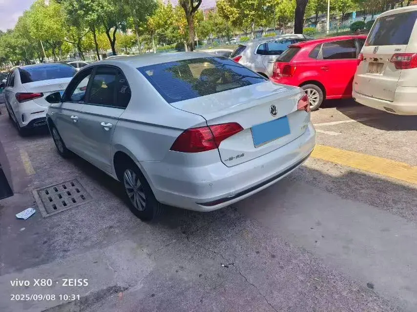 2018 VOLKSWAGEN BORA thumbnail 4