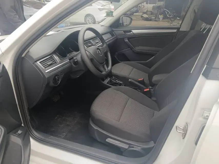 2019 VOLKSWAGEN BORA thumbnail 2