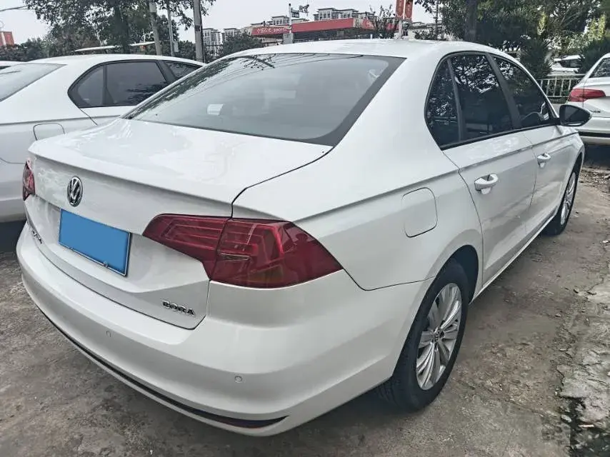 2019 VOLKSWAGEN BORA thumbnail 4