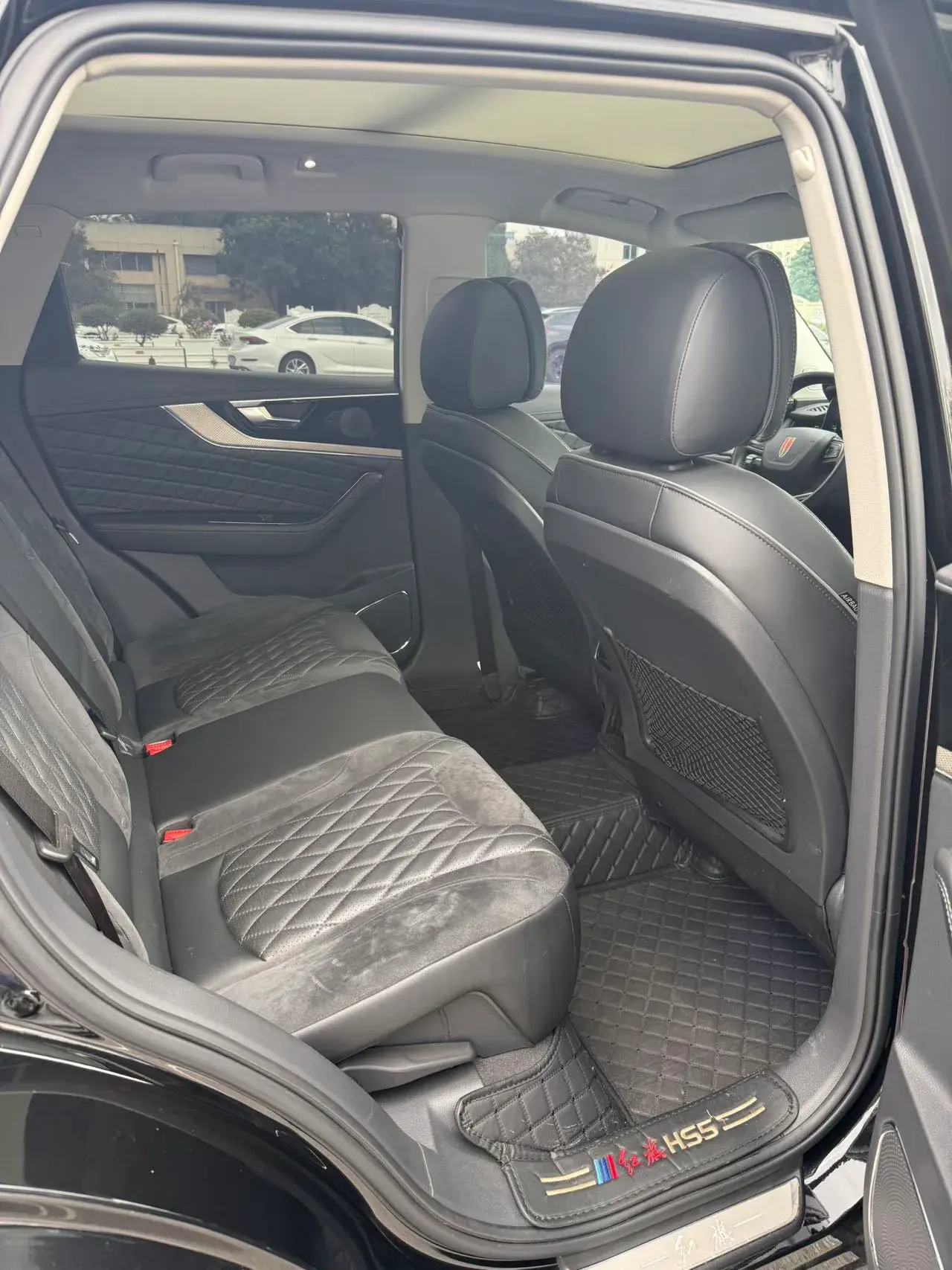 2019 HONGQI HS5 thumbnail 3