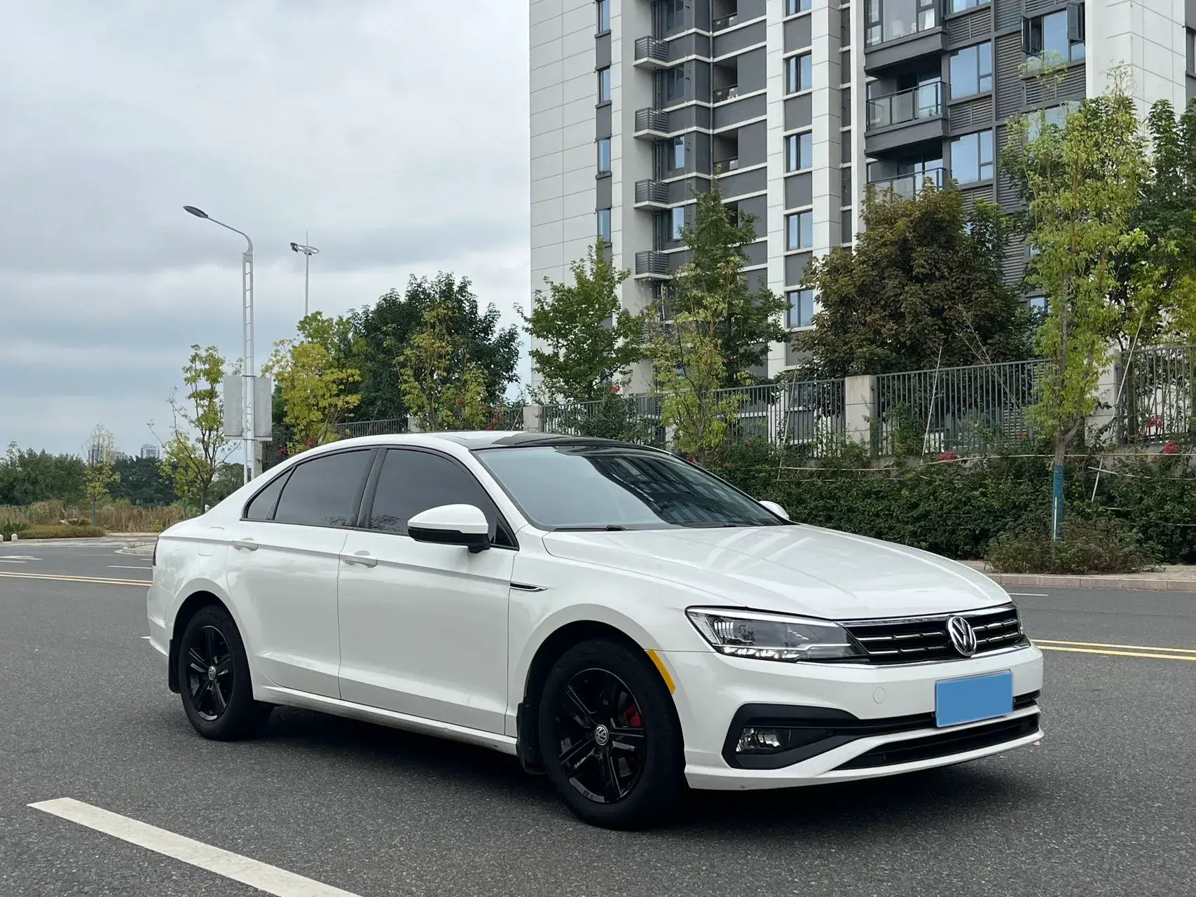 2019 VOLKSWAGEN LAMANDO thumbnail 3