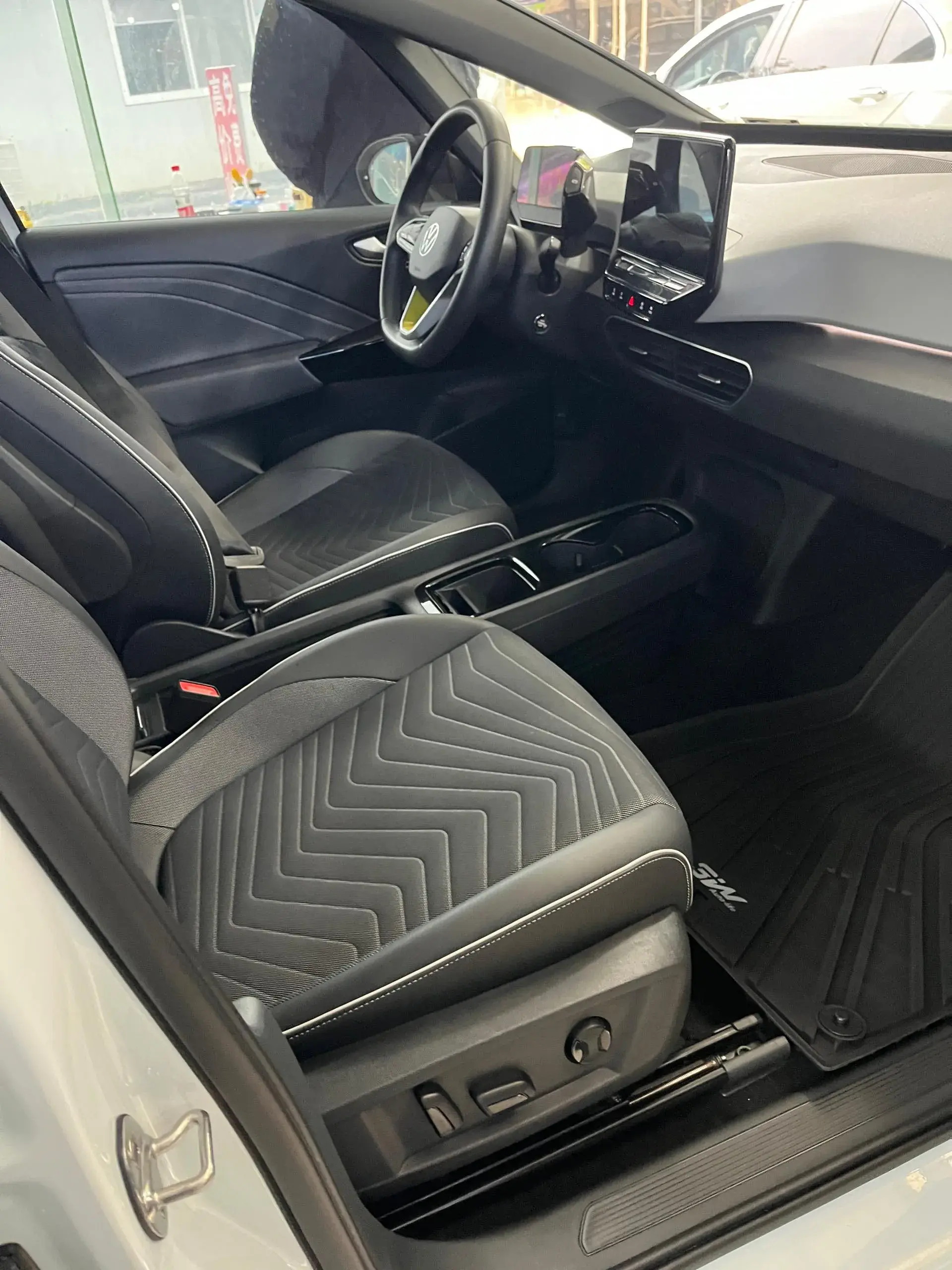 2023 VOLKSWAGEN ID.3 thumbnail 4