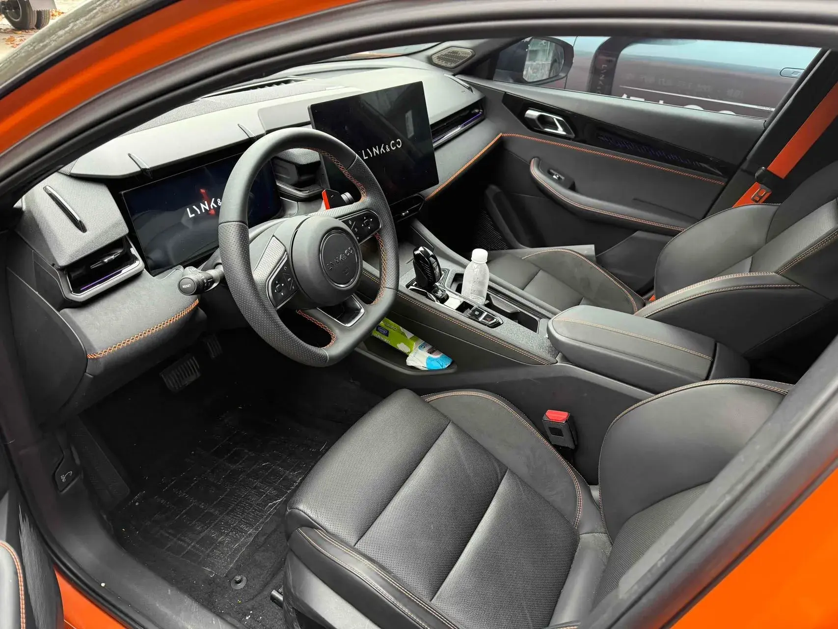 2025 LYNK&CO 03 thumbnail 3