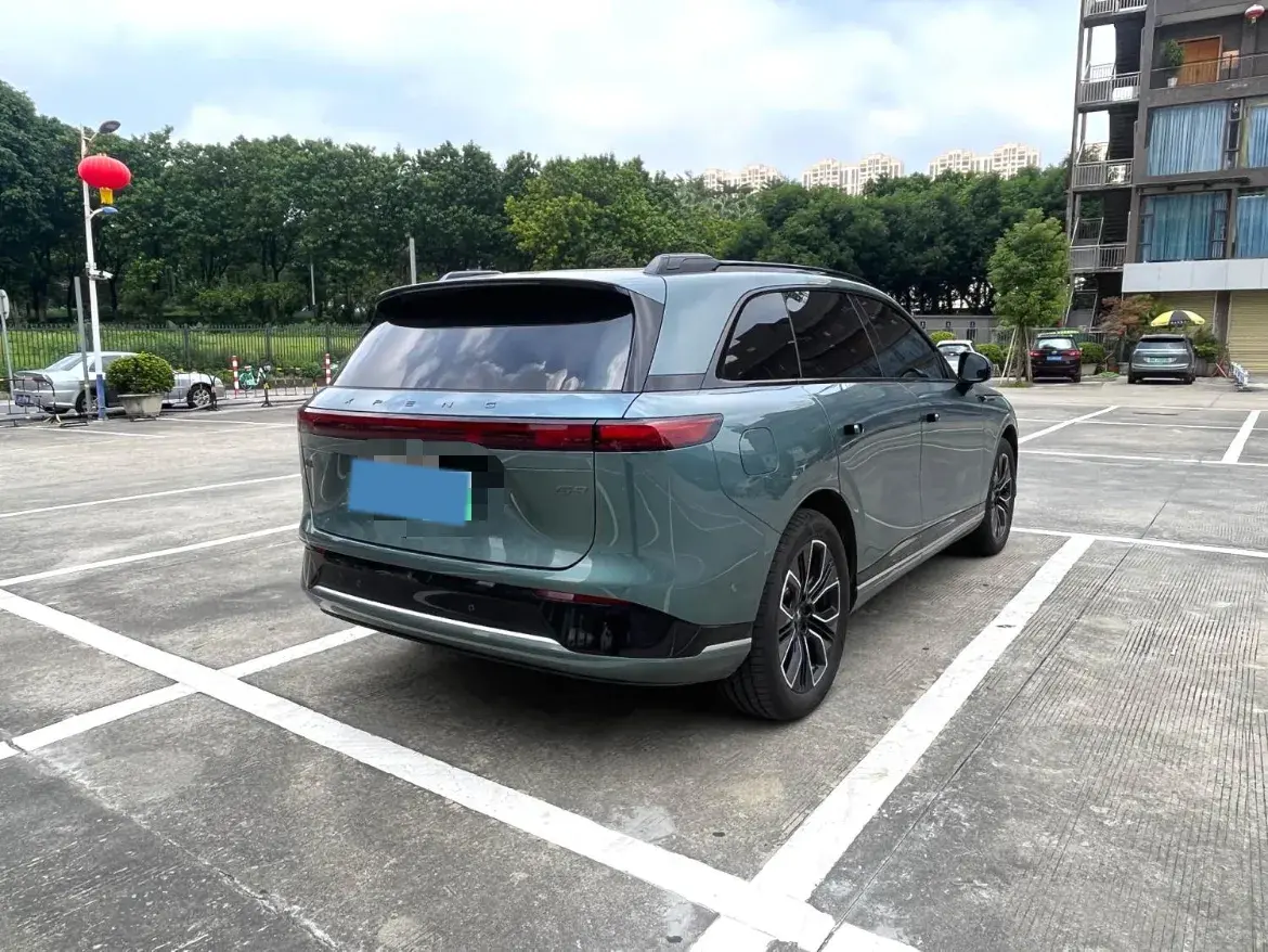 2025 XPENG G9 thumbnail 4