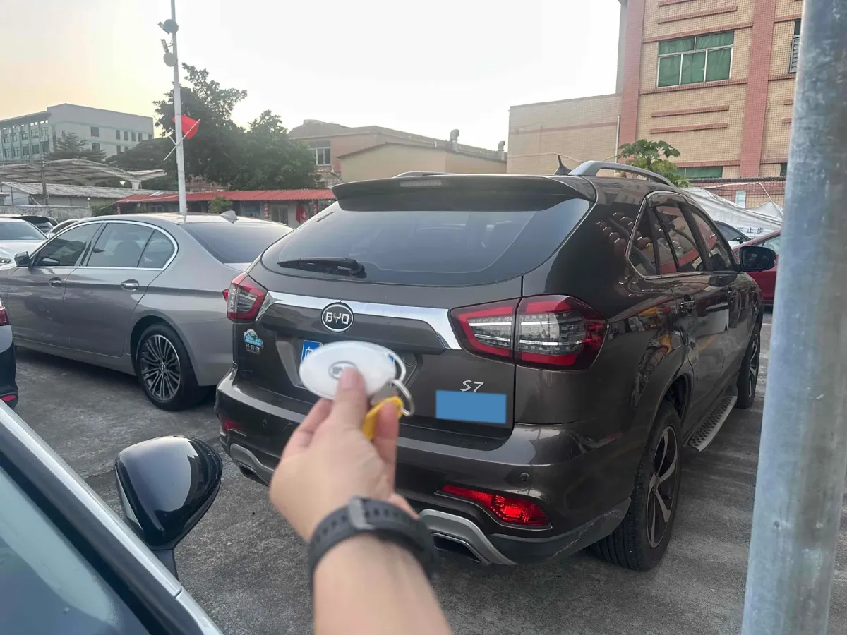 2017 BYD S7 2.0T 205HP L4 6DCT,autocango,china used car exporter,china ev exporter,chinese used car exporter,chinese used ev exporter