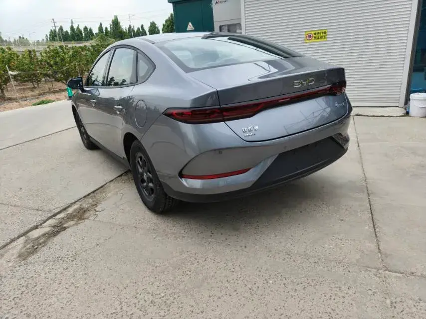 2025 BYD QIN thumbnail 4