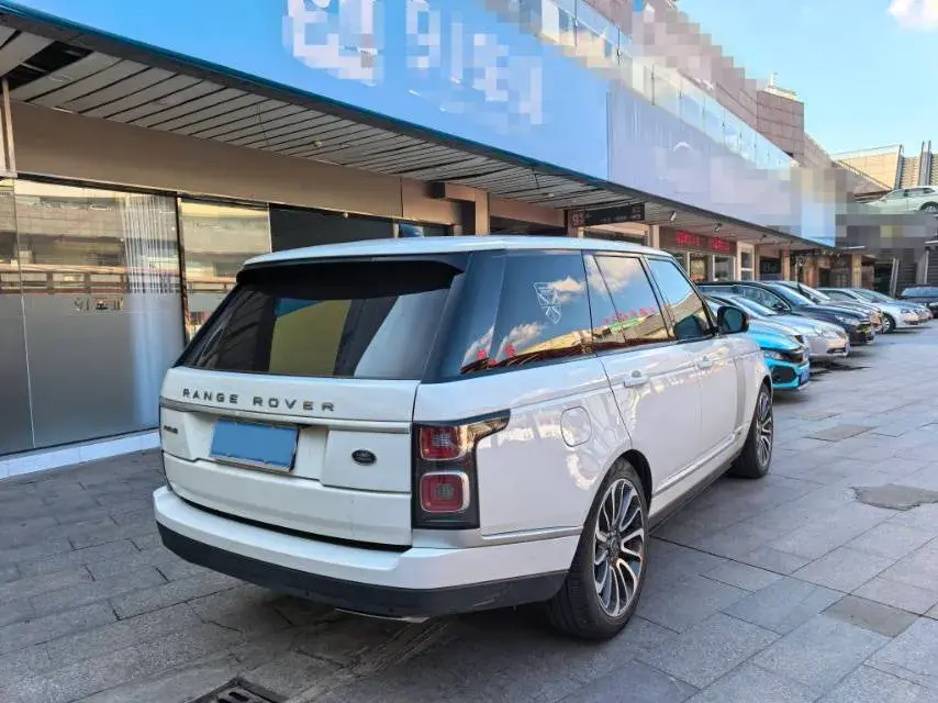 2022 LAND ROVER thumbnail 4