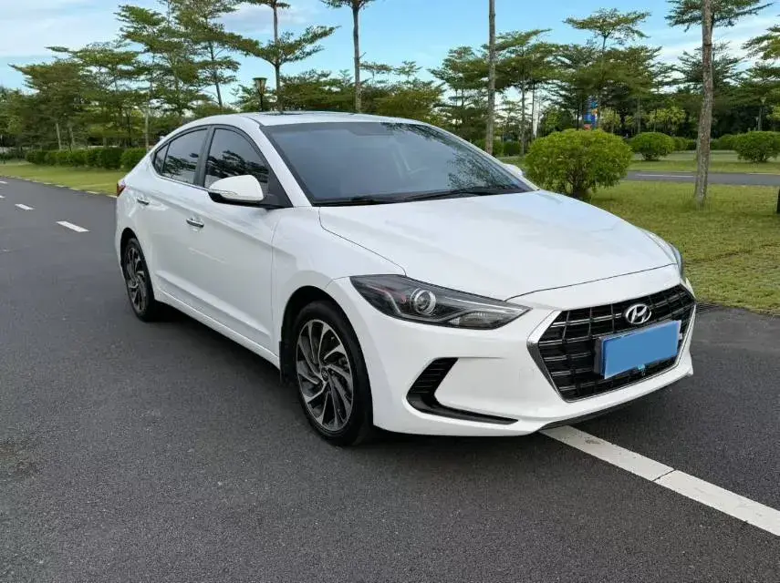 2020 HYUNDAI ELANTRA thumbnail 3