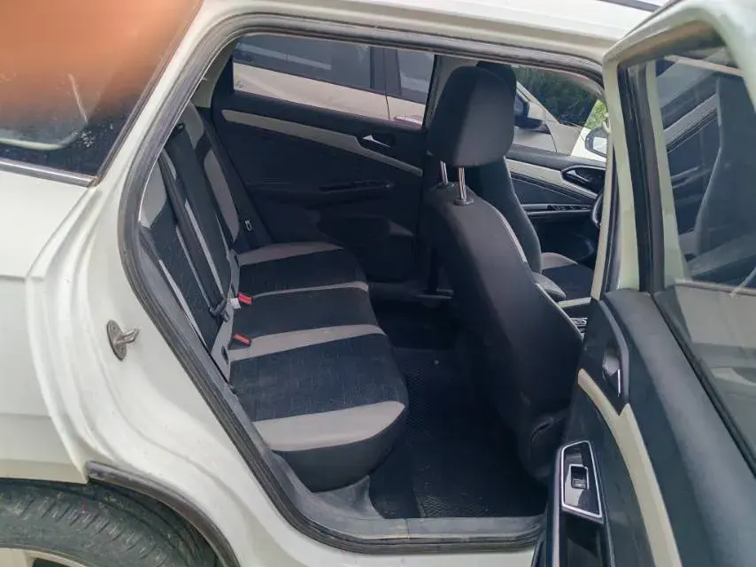 2022 JETTA VS7 thumbnail 4