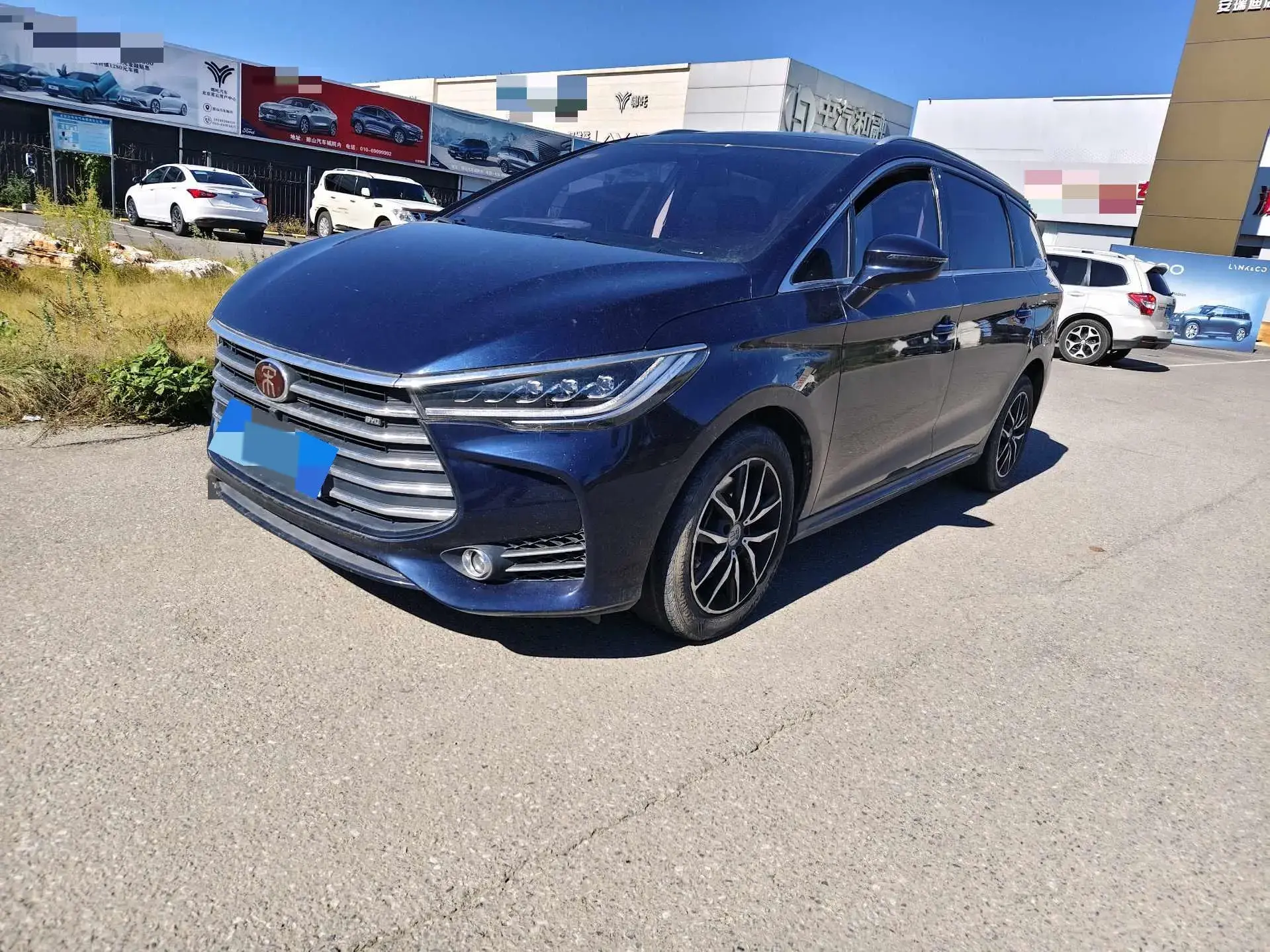2018 BYD SONG view 1