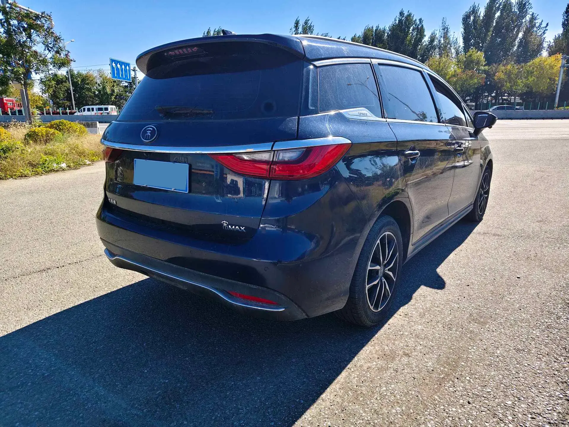 2018 BYD SONG thumbnail 4