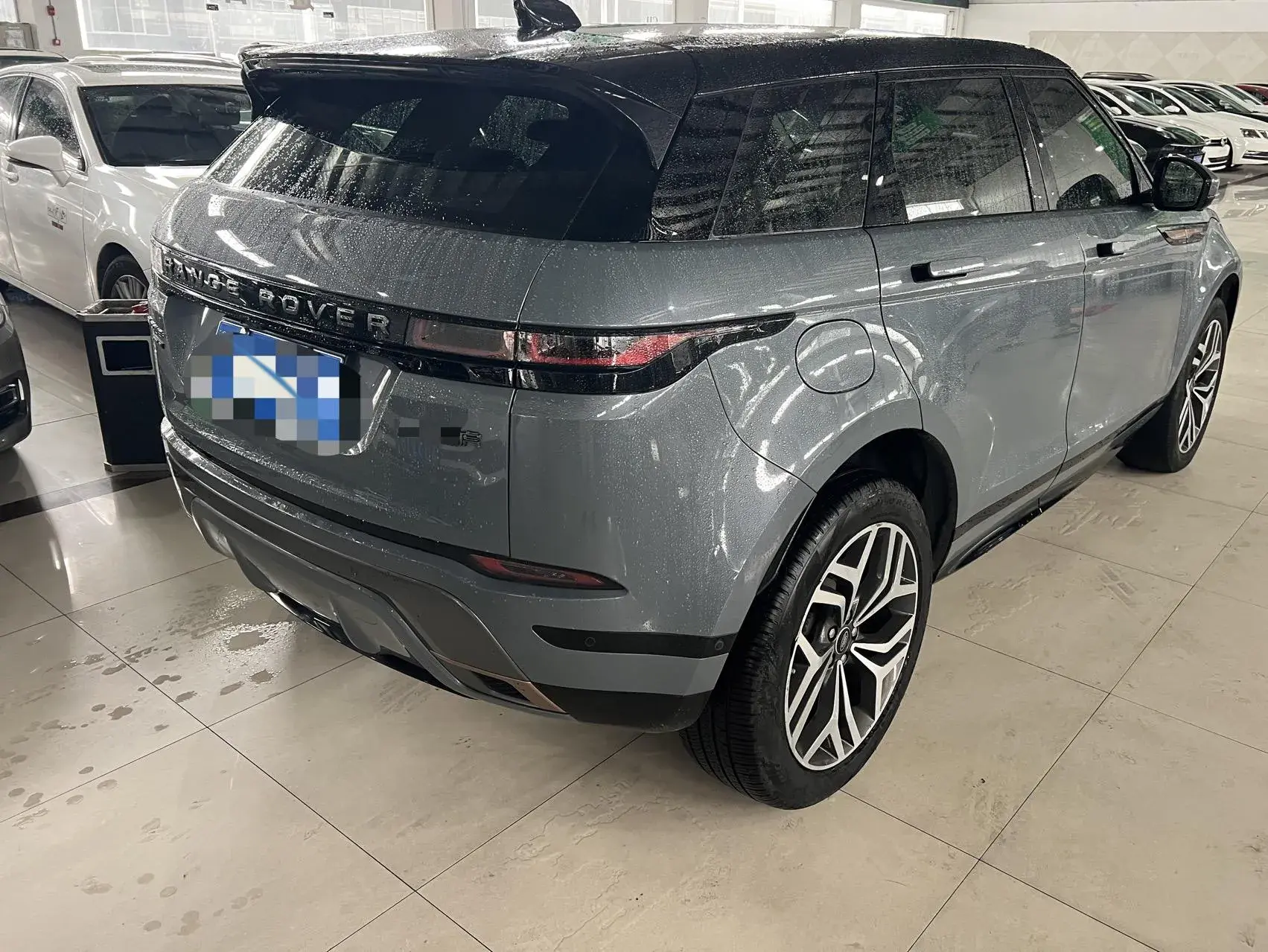 2020 LAND ROVER thumbnail 4