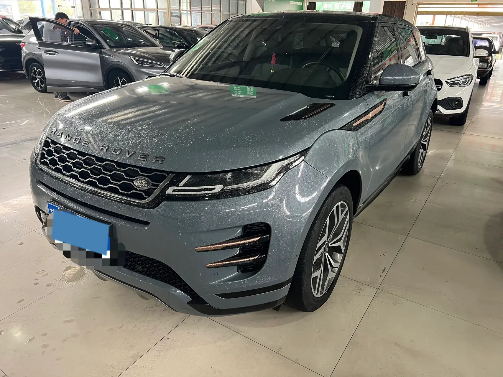 2020 LAND ROVER view 1