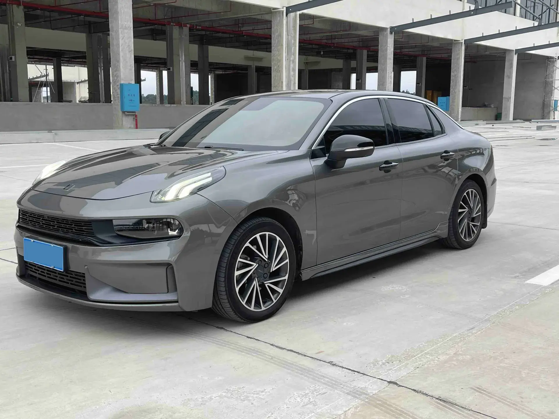 2022 LYNK&CO 03 view 1