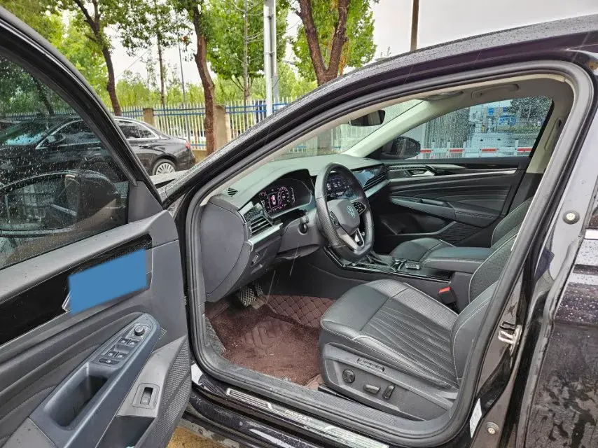 2022 VOLKSWAGEN PASSAT thumbnail 3