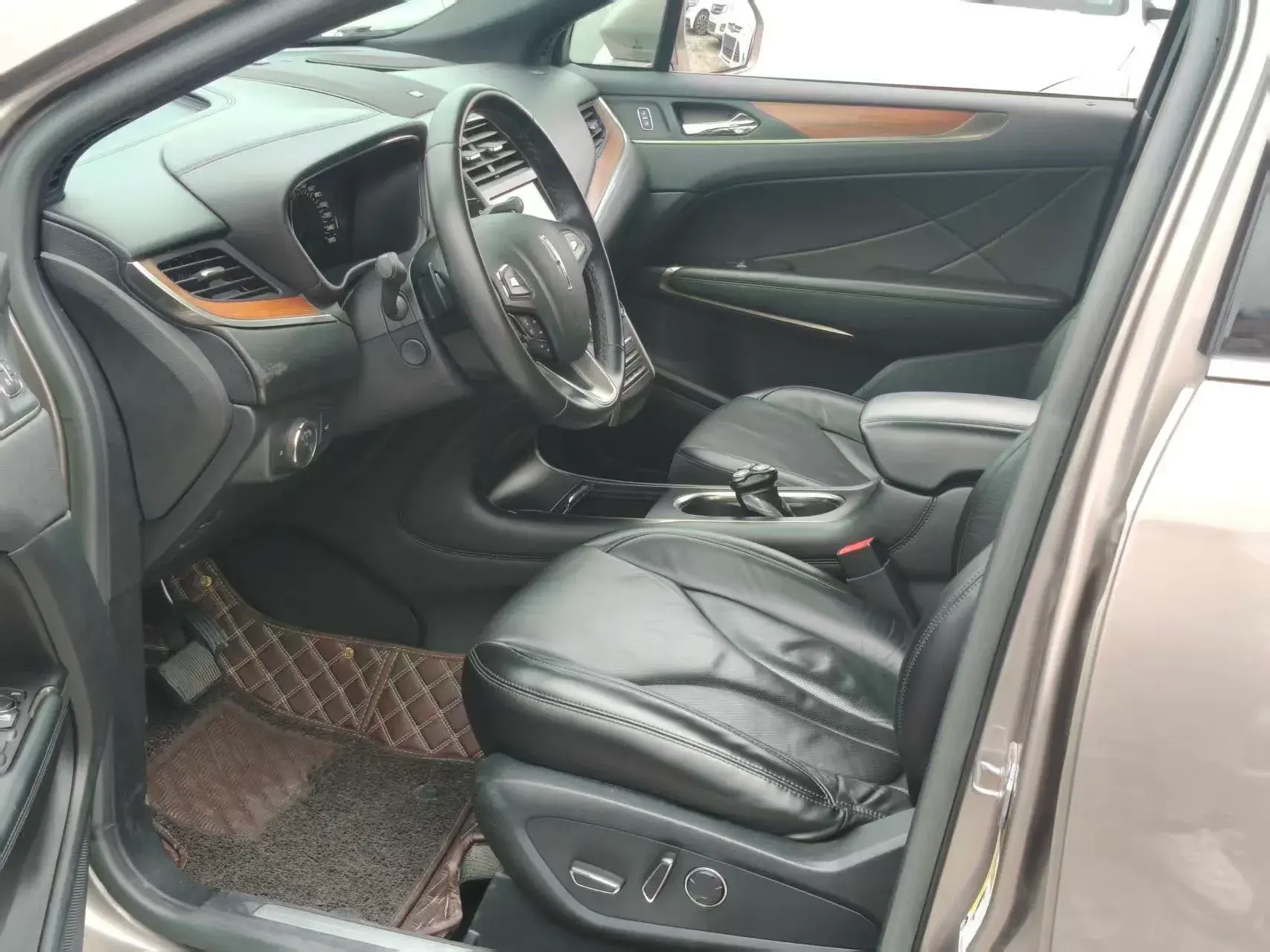 2019 LINCOLN MKC thumbnail 4