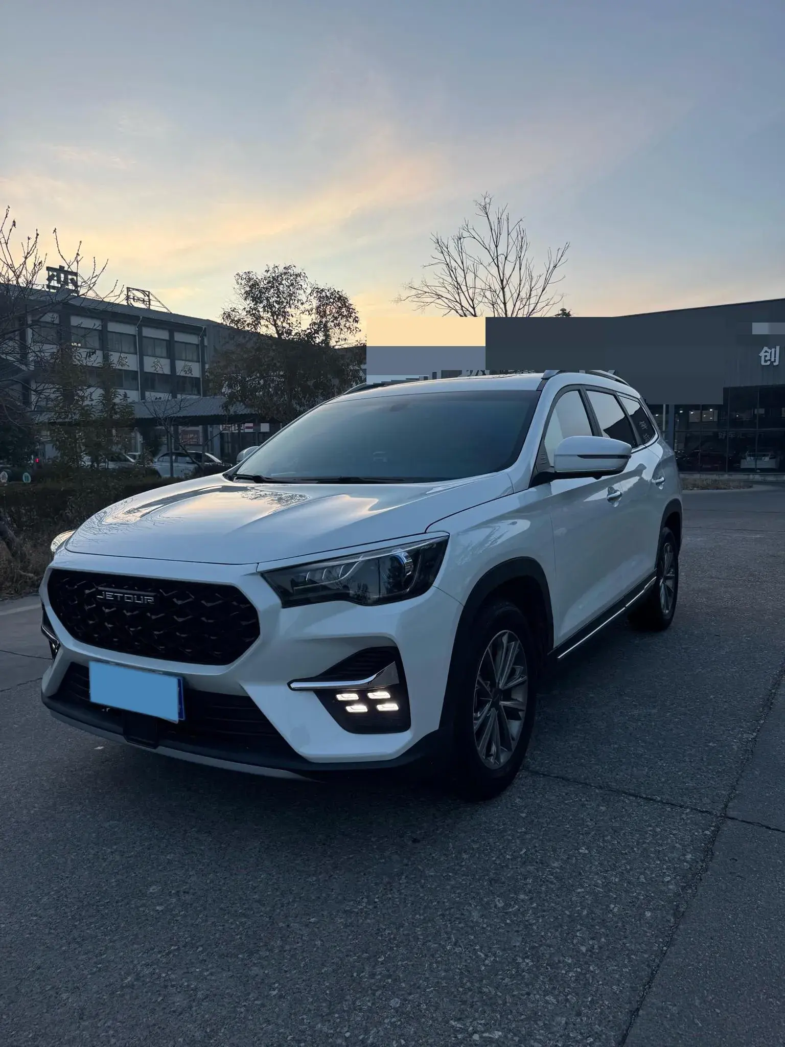 2019 JETOUR X90 view 1