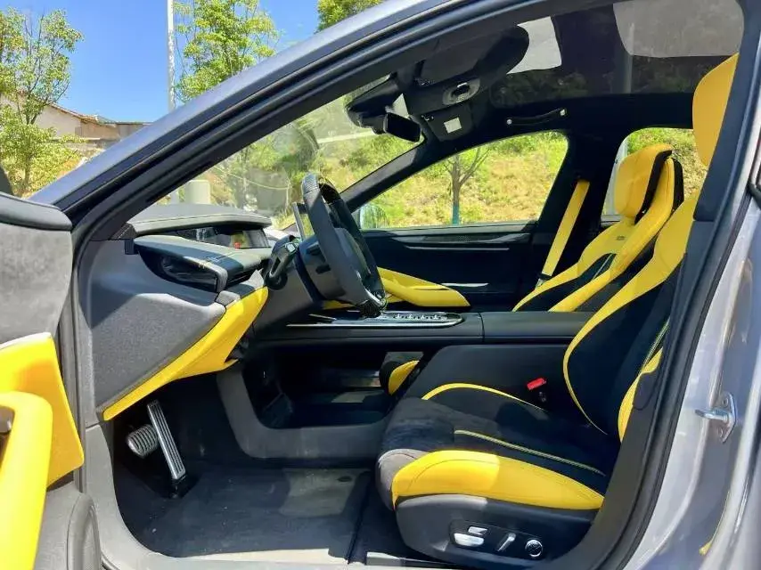 2025 MI SU7 thumbnail 4