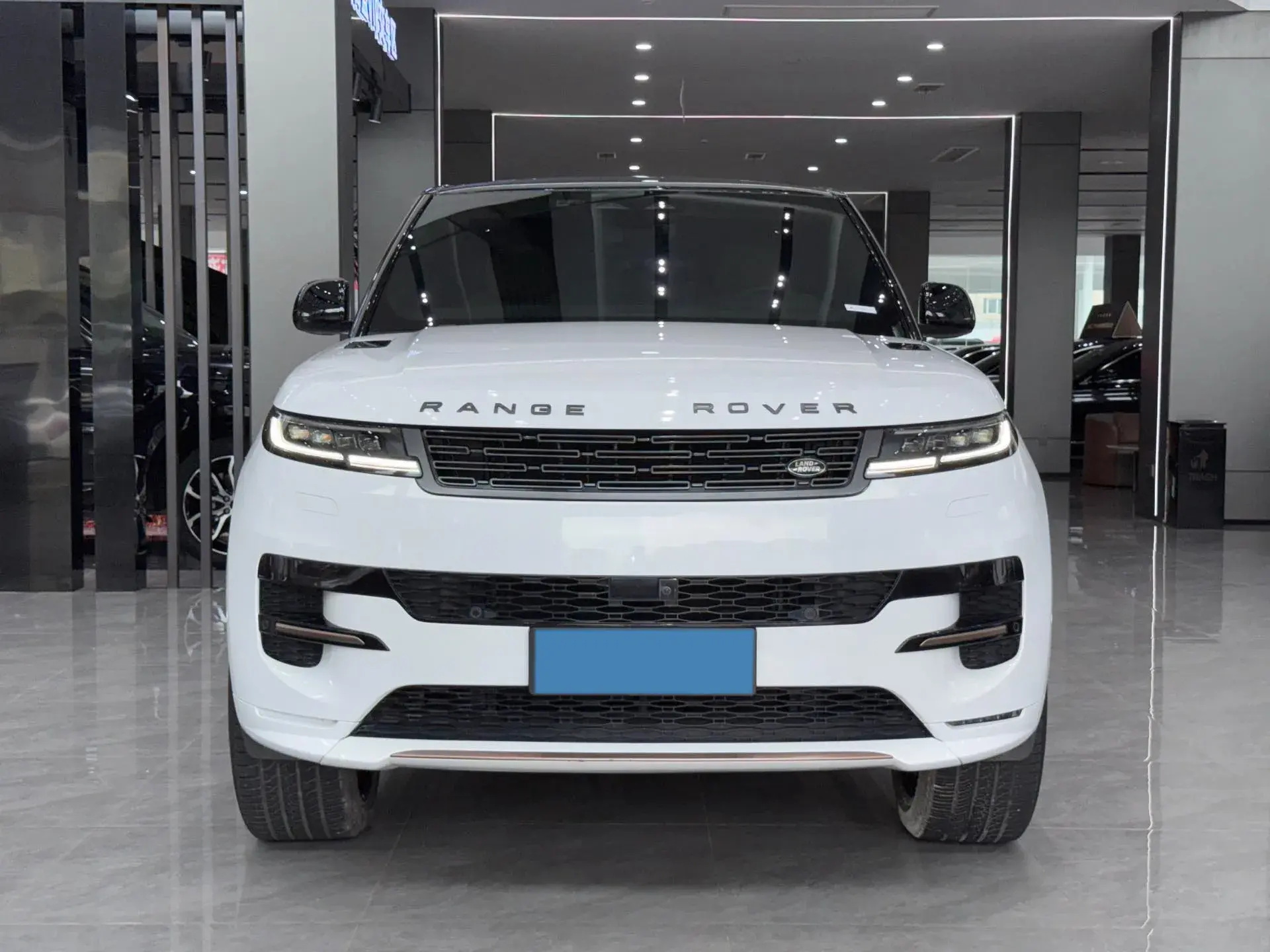 2023 LAND ROVER thumbnail 2