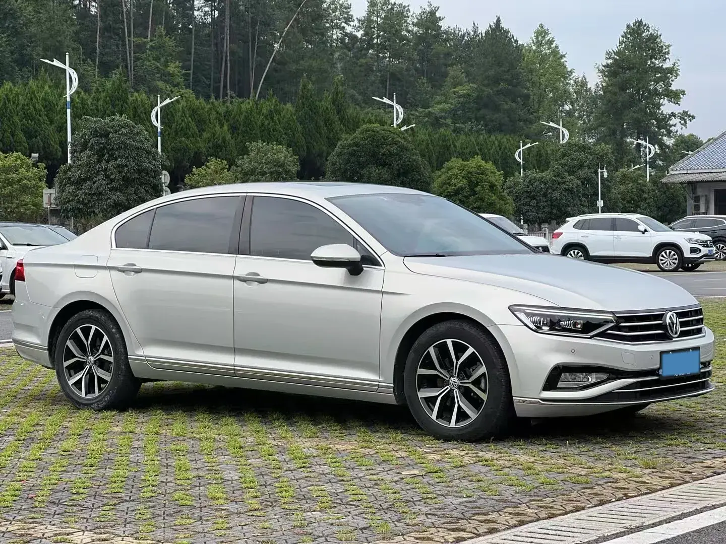 2019 VOLKSWAGEN MAGOTAN thumbnail 3