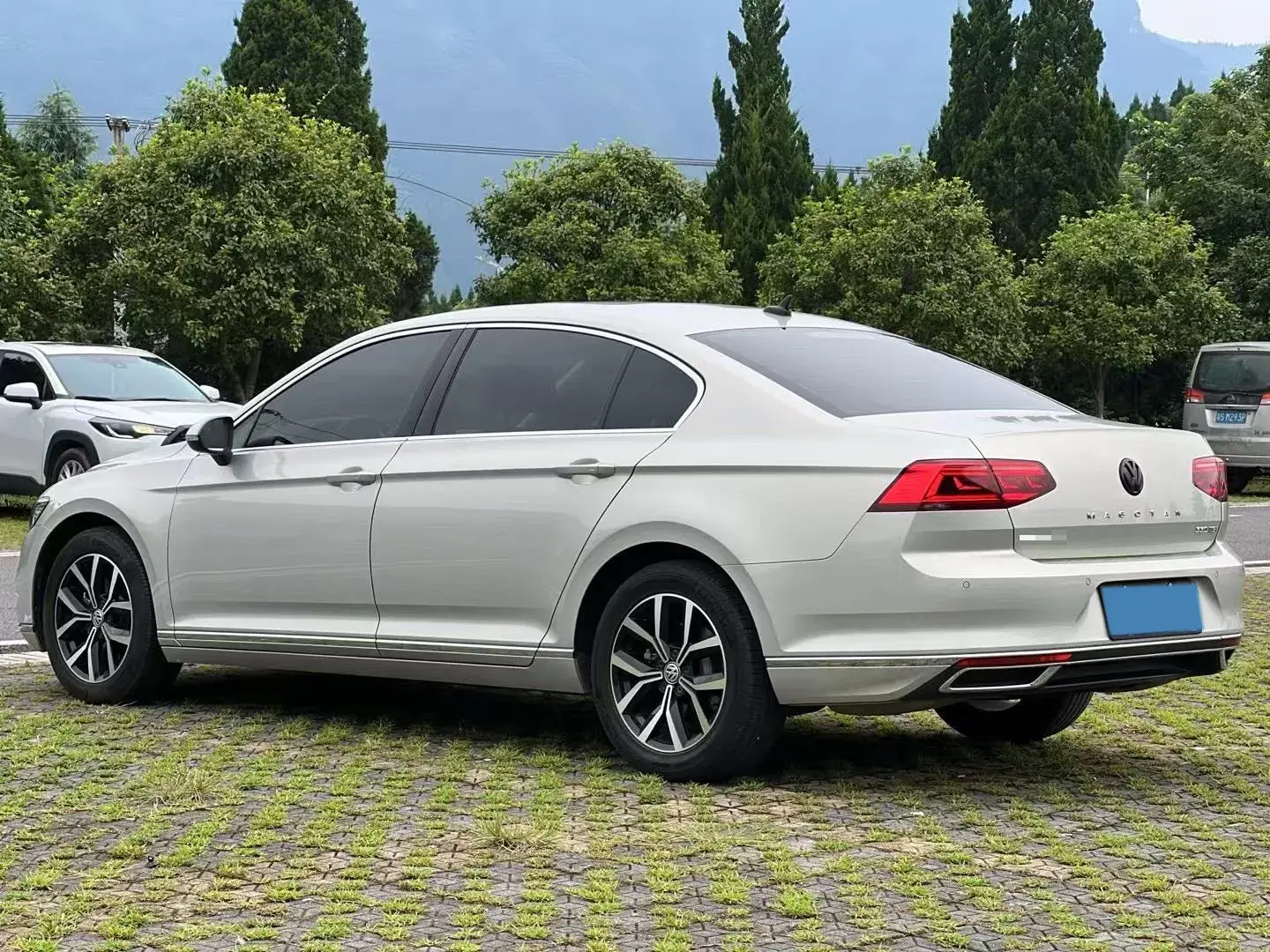 2019 VOLKSWAGEN MAGOTAN thumbnail 4