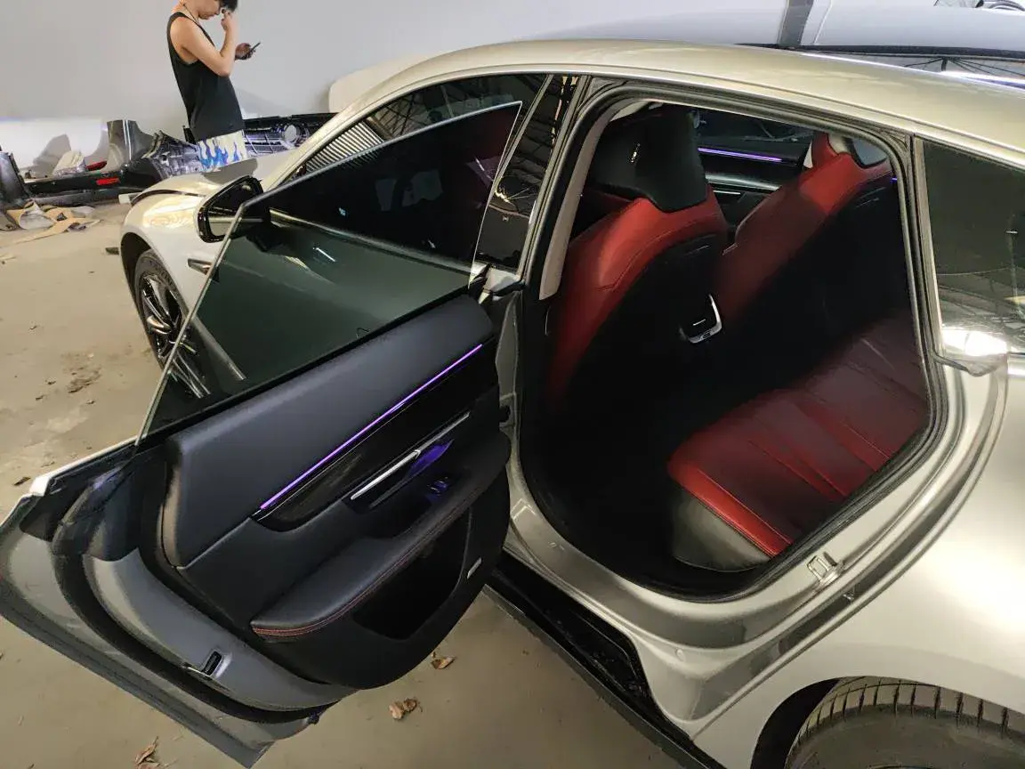 2021 XPENG P7 thumbnail 4